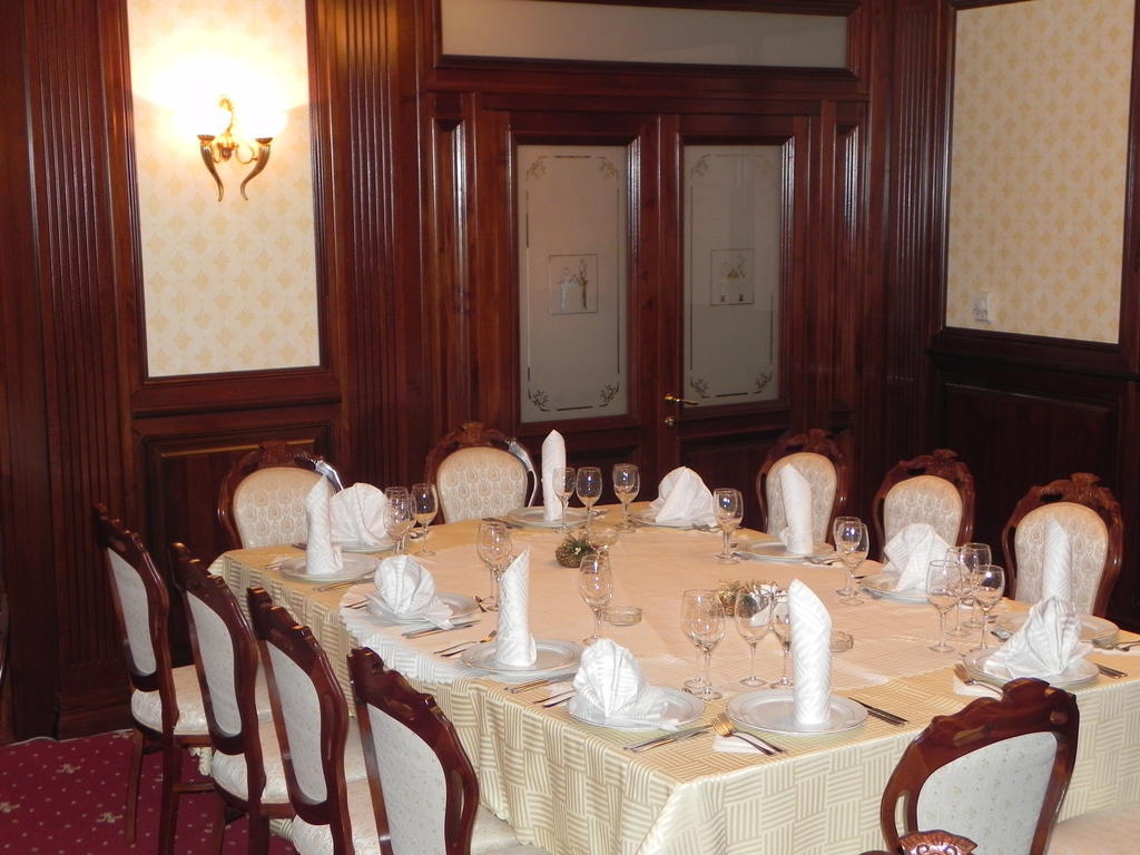Hestia Hotel Calarasi  Buitenkant foto