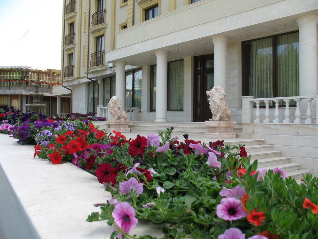 Hestia Hotel Calarasi  Buitenkant foto